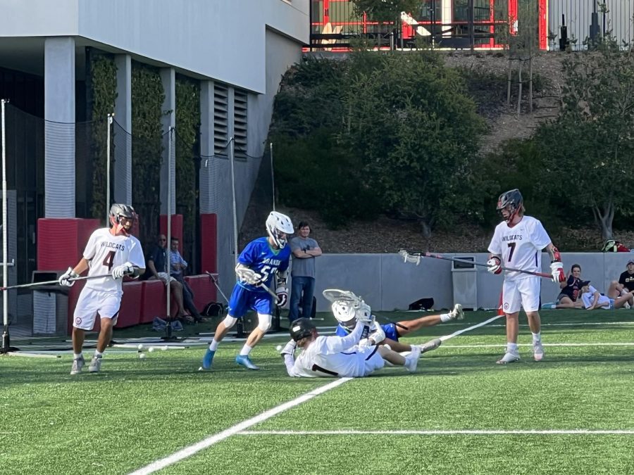 The+Branson+boys+lacrosse+team+plays+against+Marin+Academy%2C+April+6%2C+2022.+Spring+sports+have+begun+as+COVID-19+restrictions+have+eased.